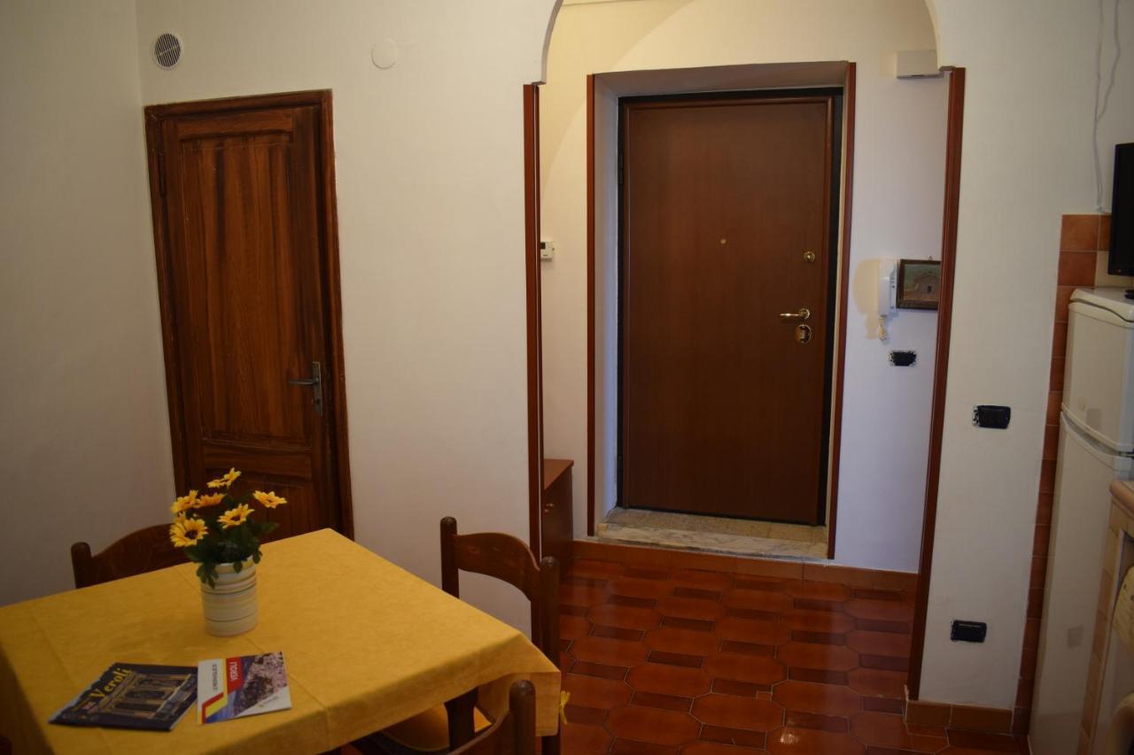 Domus - Casa Vacanza B&B Veroli Buitenkant foto