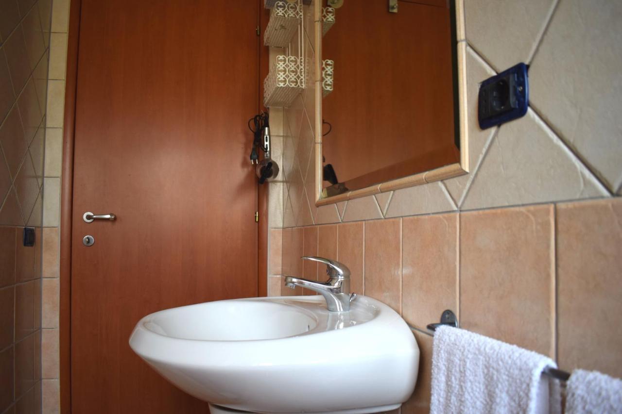 Domus - Casa Vacanza B&B Veroli Buitenkant foto